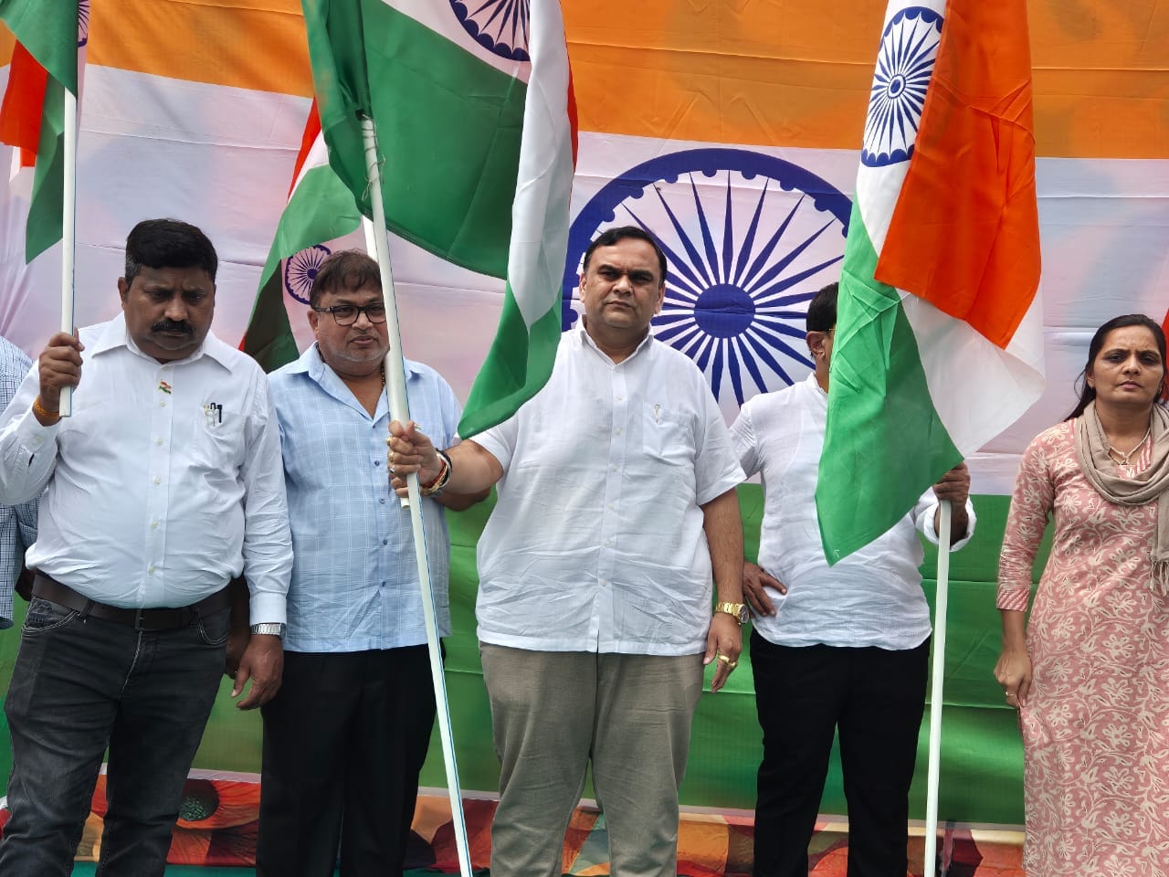 તા.૧૩/૦૮/૨૦૨૪ દરેક ઘરમાં ત્રિરંગો. આજે પલસાણા તાલુકાના ચલથાણ ગામે ભવ્ય તિરંગા યાત્રાનું આયોજન.